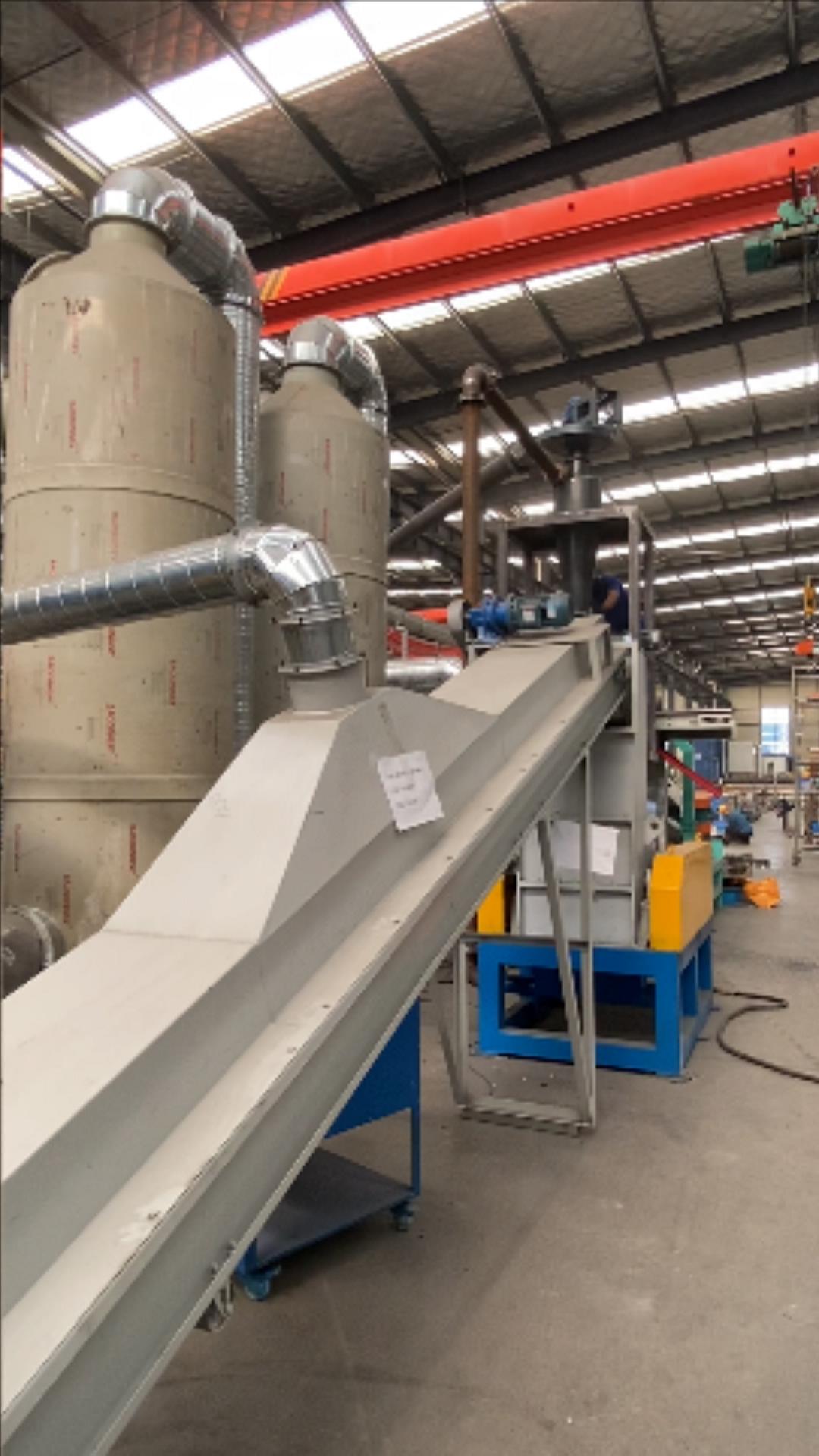 動(dòng)力鋰電池回收處理設(shè)備實(shí)現(xiàn)電池材料的循環(huán)利用