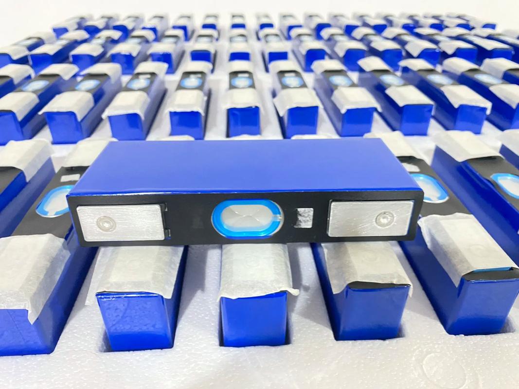 廢舊鋰電池打粉造粒：多環(huán)節(jié)精細(xì)工藝助力有價金屬回收