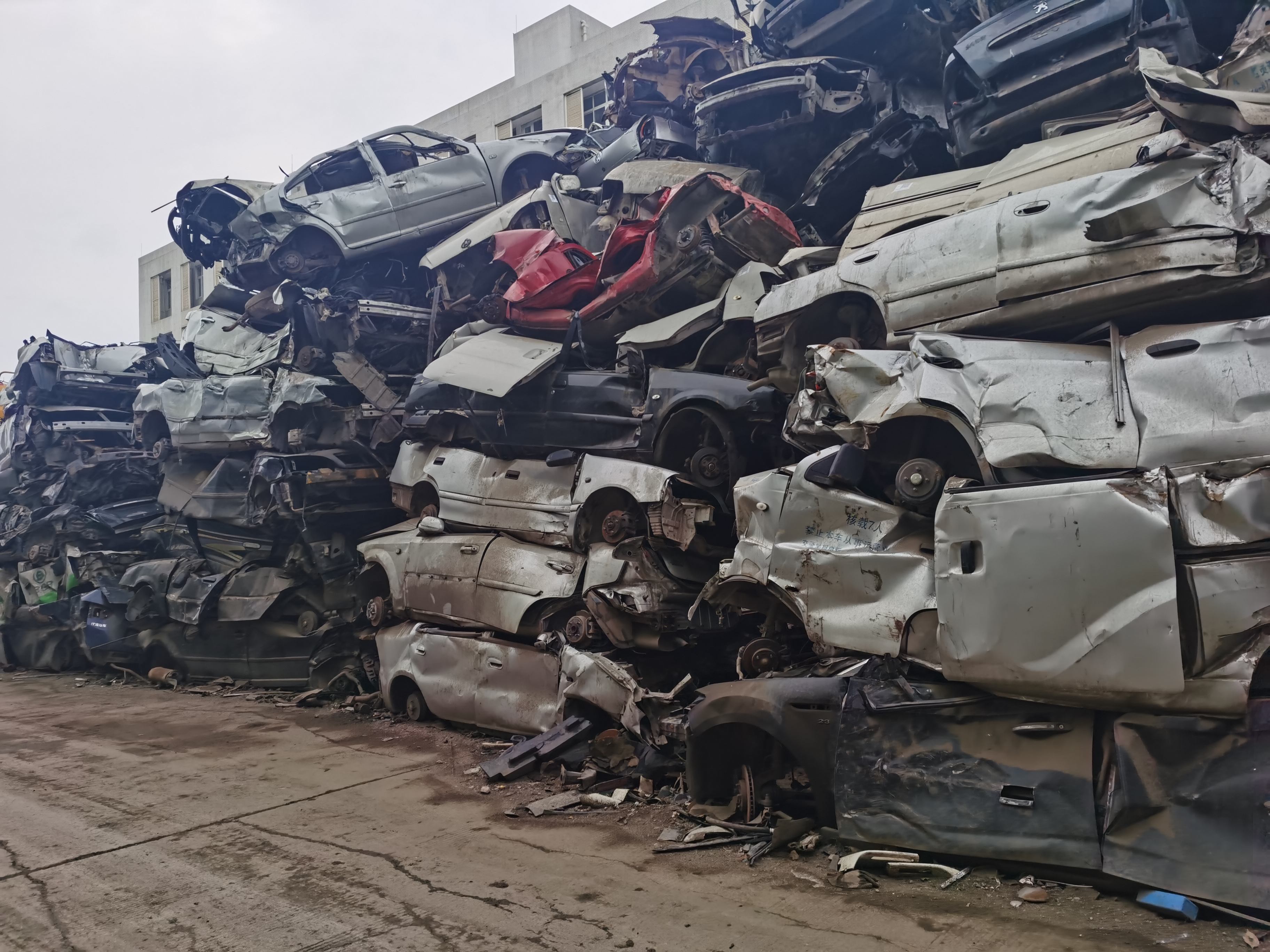  新能源汽車報(bào)廢之后的回收價(jià)值有哪些？